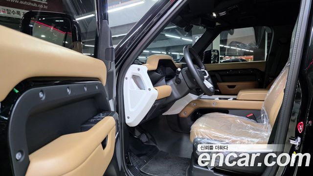 Land Rover Defender 2026 — photo 10