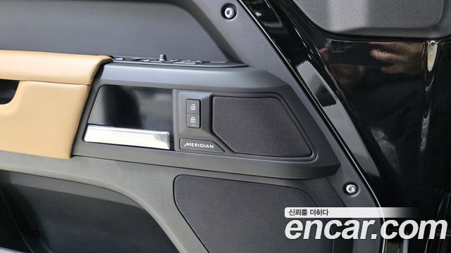 Land Rover Defender 2026 — photo 12