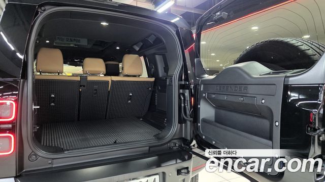 Land Rover Defender 2026 — photo 12