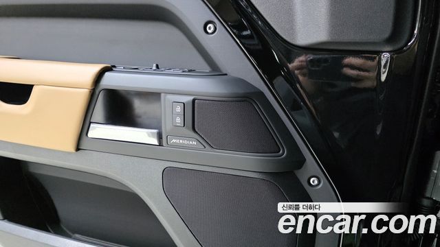 Land Rover Defender 2026 — photo 19