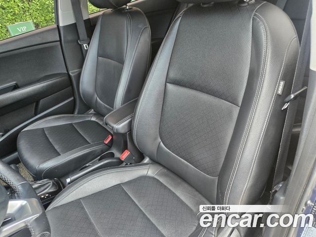 Kia Stonic 2018 — photo 10