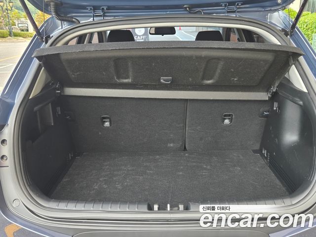 Kia Stonic 2018 — photo 16