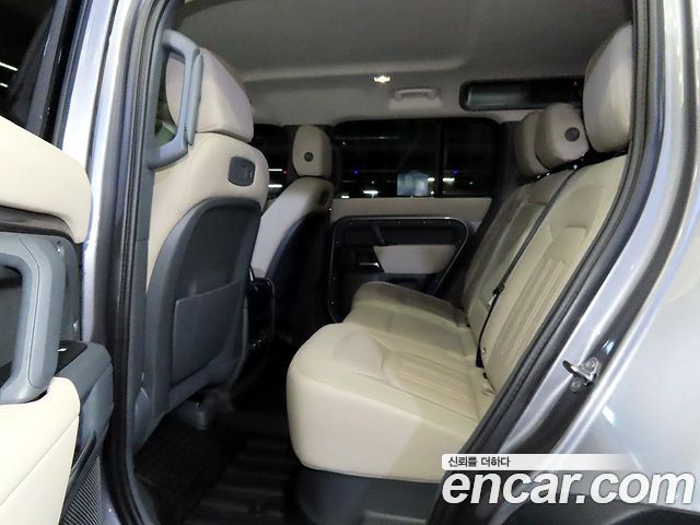 Land Rover Defender 2020 — photo 7
