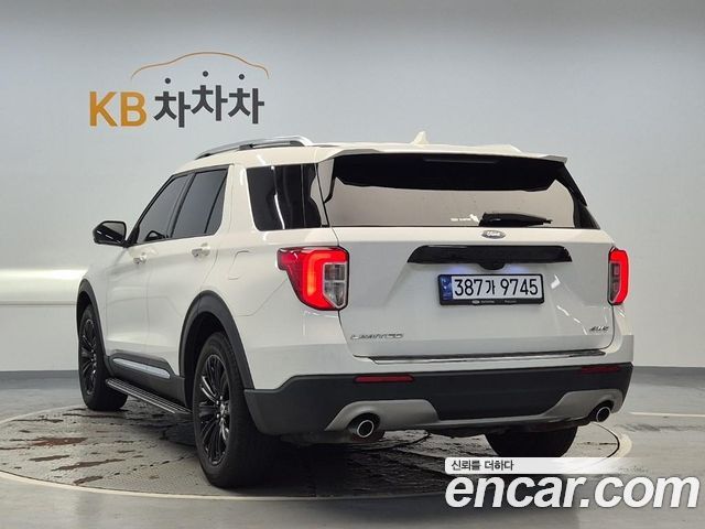 Ford Explorer 2021 — photo 2