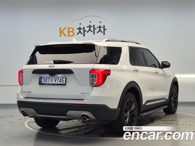 Ford Explorer 2021 — photo 3