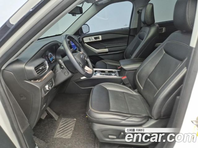 Ford Explorer 2021 — photo 11