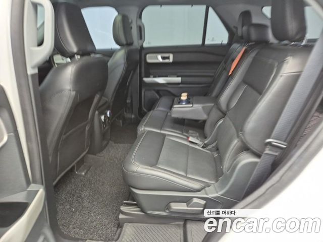 Ford Explorer 2021 — photo 12