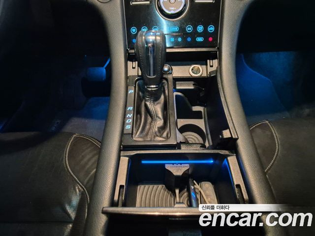 Ford Taurus 2014 — photo 15