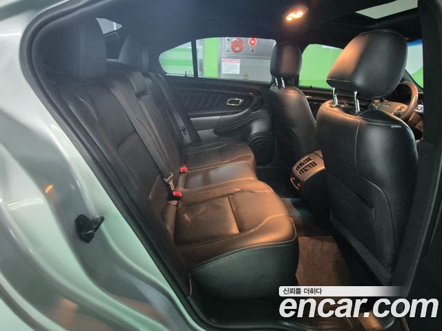 Ford Taurus 2014 — photo 17