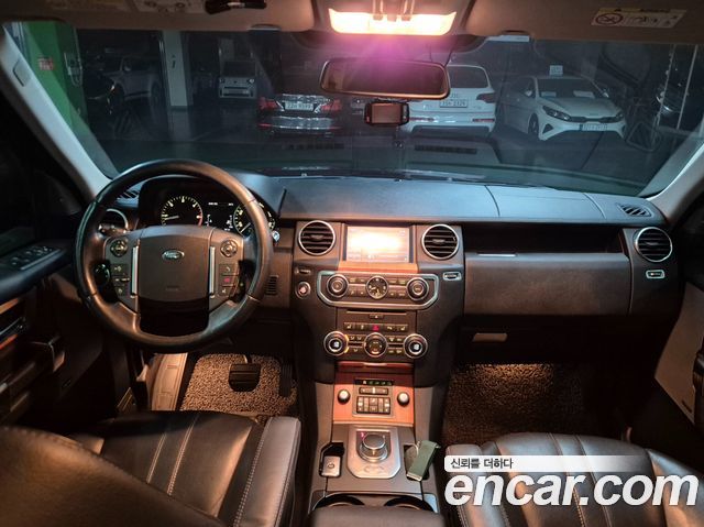 Land Rover Discovery 2014 — photo 7