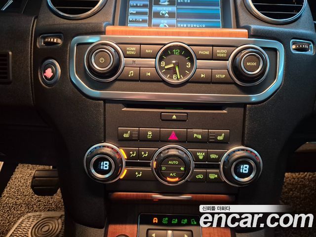 Land Rover Discovery 2014 — photo 11