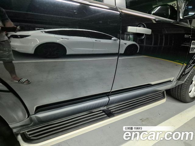 Land Rover Discovery 2014 — photo 15