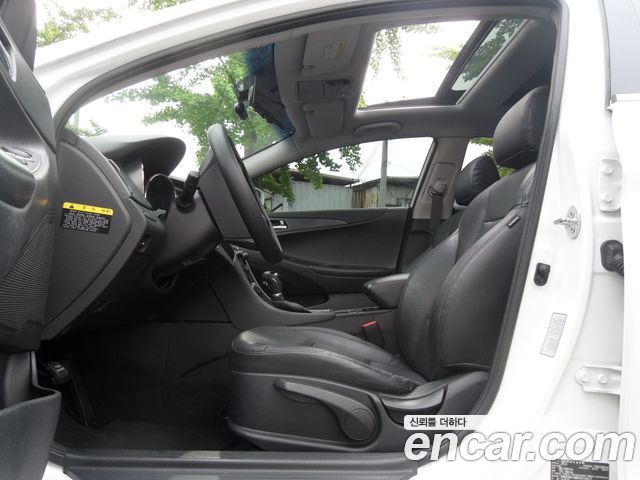 Hyundai Sonata 2013 — photo 18