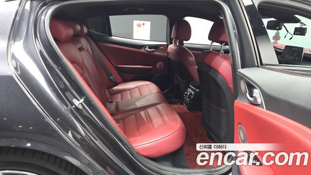 Kia Stinger 2019 — photo 12