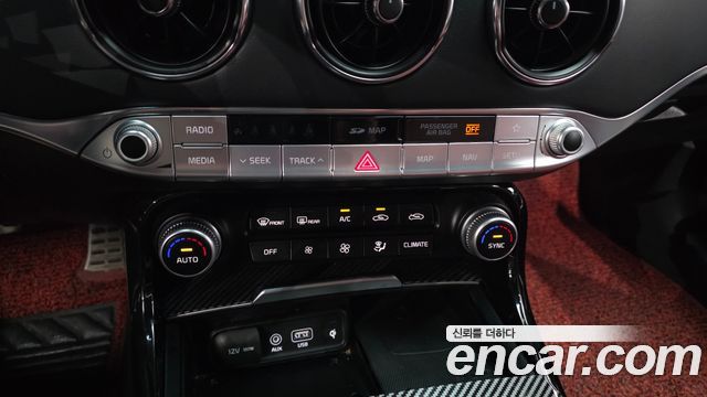 Kia Stinger 2019 — photo 18