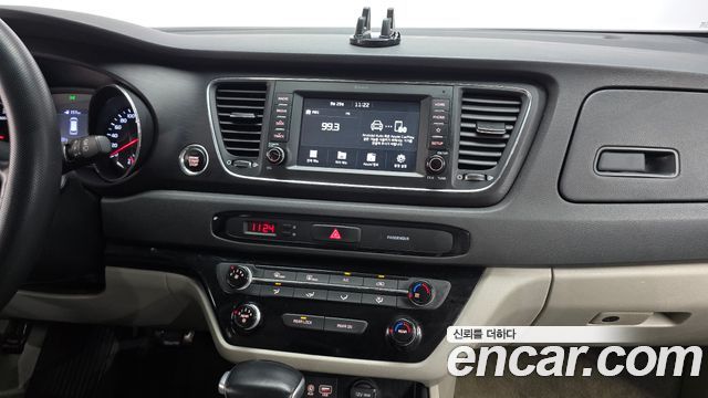 Kia Canival 2020 — photo 11