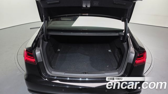 Audi A6 2018 — photo 26