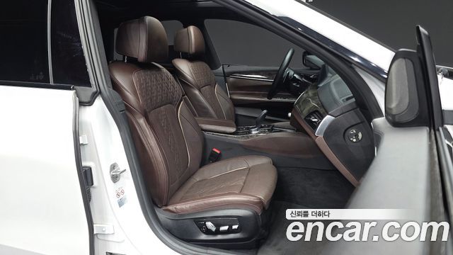 BMW Gran Turismo 2018 — photo 17