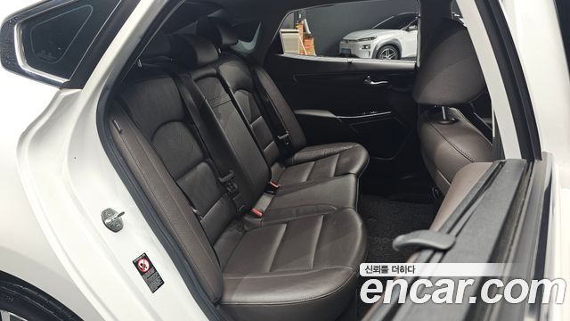 Kia K7 2019 — photo 17