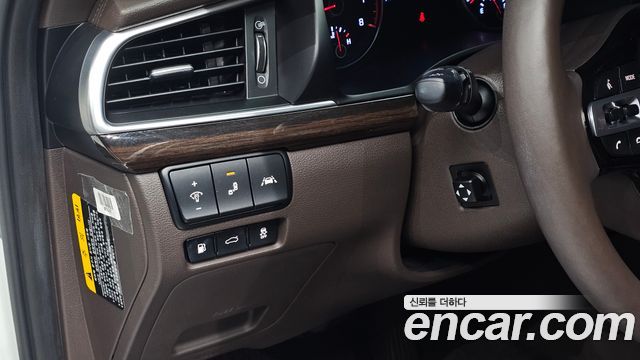 Kia K7 2019 — photo 22