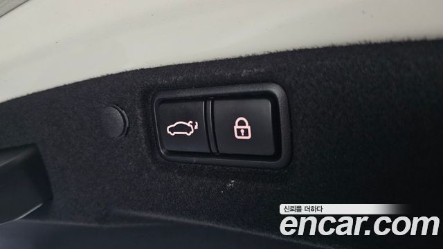 Kia K7 2019 — photo 24