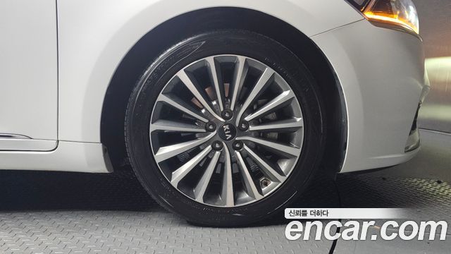 Kia K7 2019 — photo 7