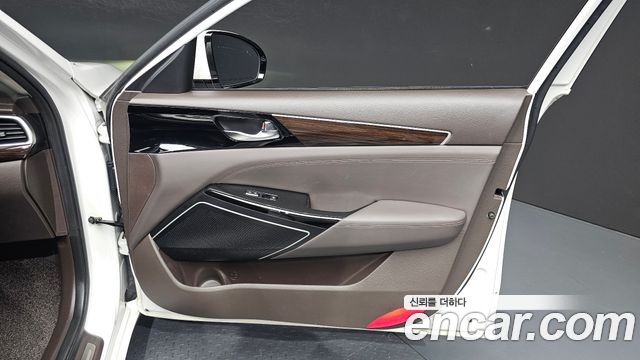 Kia K7 2019 — photo 14