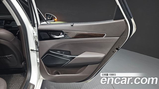Kia K7 2019 — photo 15