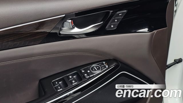 Kia K7 2019 — photo 30