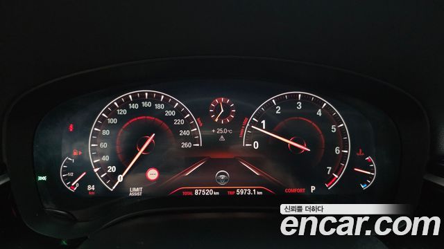 BMW 5-Series 2019 — photo 11