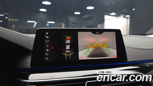 BMW 5-Series 2019 — photo 21