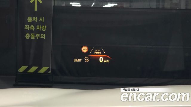 BMW 5-Series 2019 — photo 22