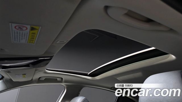 BMW 5-Series 2019 — photo 23