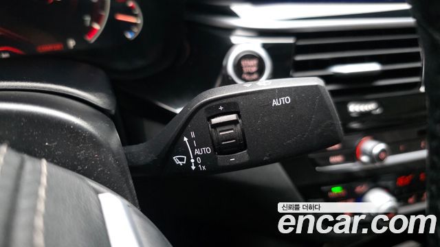 BMW 5-Series 2019 — photo 34