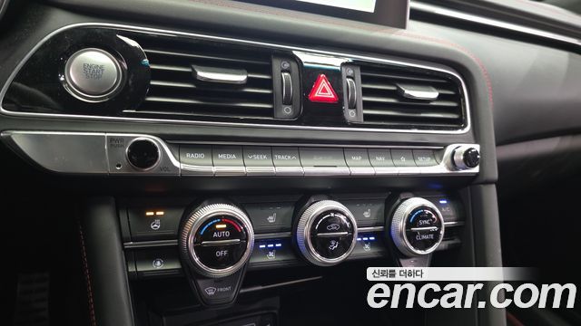 Genesis G70 2019 — photo 24