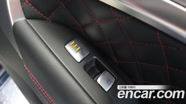 Genesis G70 2019 — photo 28