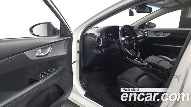 Kia K3 2022 — photo 13