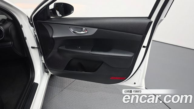 Kia K3 2022 — photo 14