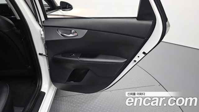 Kia K3 2022 — photo 15