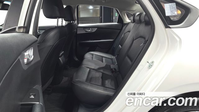 Kia K3 2022 — photo 16