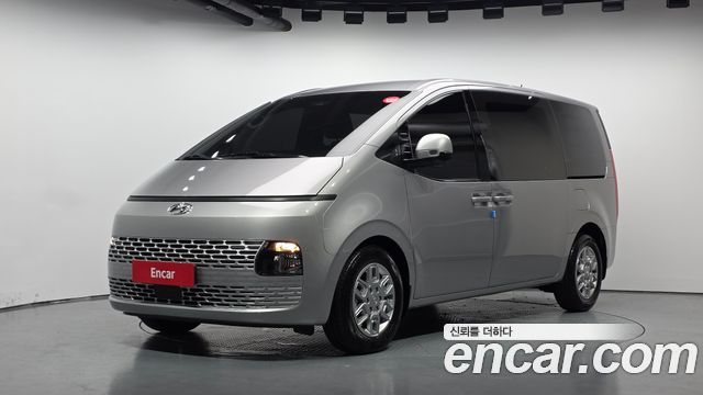 Hyundai Staria 2022 — photo 1