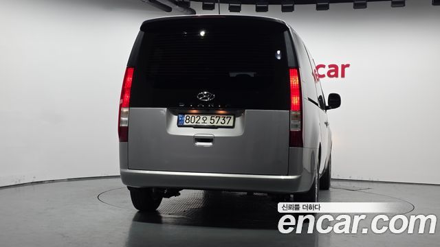 Hyundai Staria 2022 — photo 4