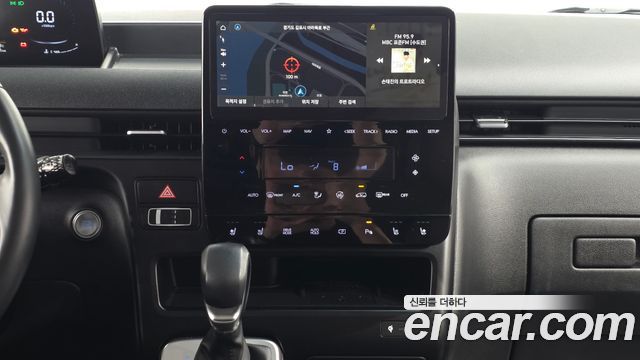 Hyundai Staria 2022 — photo 13