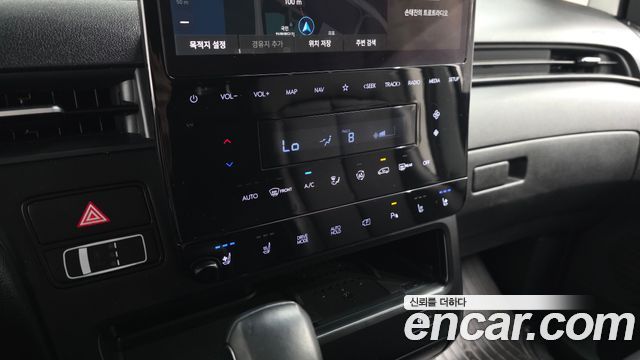 Hyundai Staria 2022 — photo 16