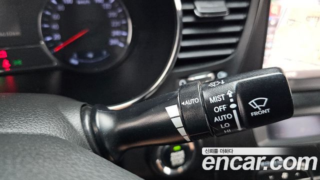 Kia K5 2012 — photo 17