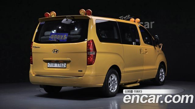 Hyundai Starex 2013 — photo 2