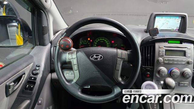 Hyundai Starex 2013 — photo 13