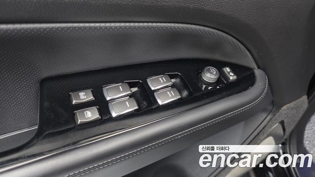 KG Mobility Rexton 2018 — photo 11