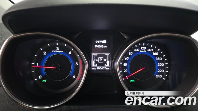 Hyundai AVANTE 2015 — photo 11