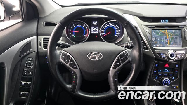Hyundai AVANTE 2015 — photo 19